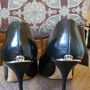 Gucci pumps